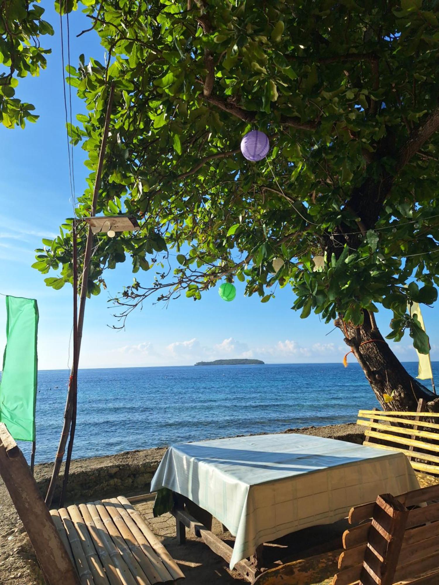 Island Front - Bangcogon Resort And Restaurant Oslob Dış mekan fotoğraf