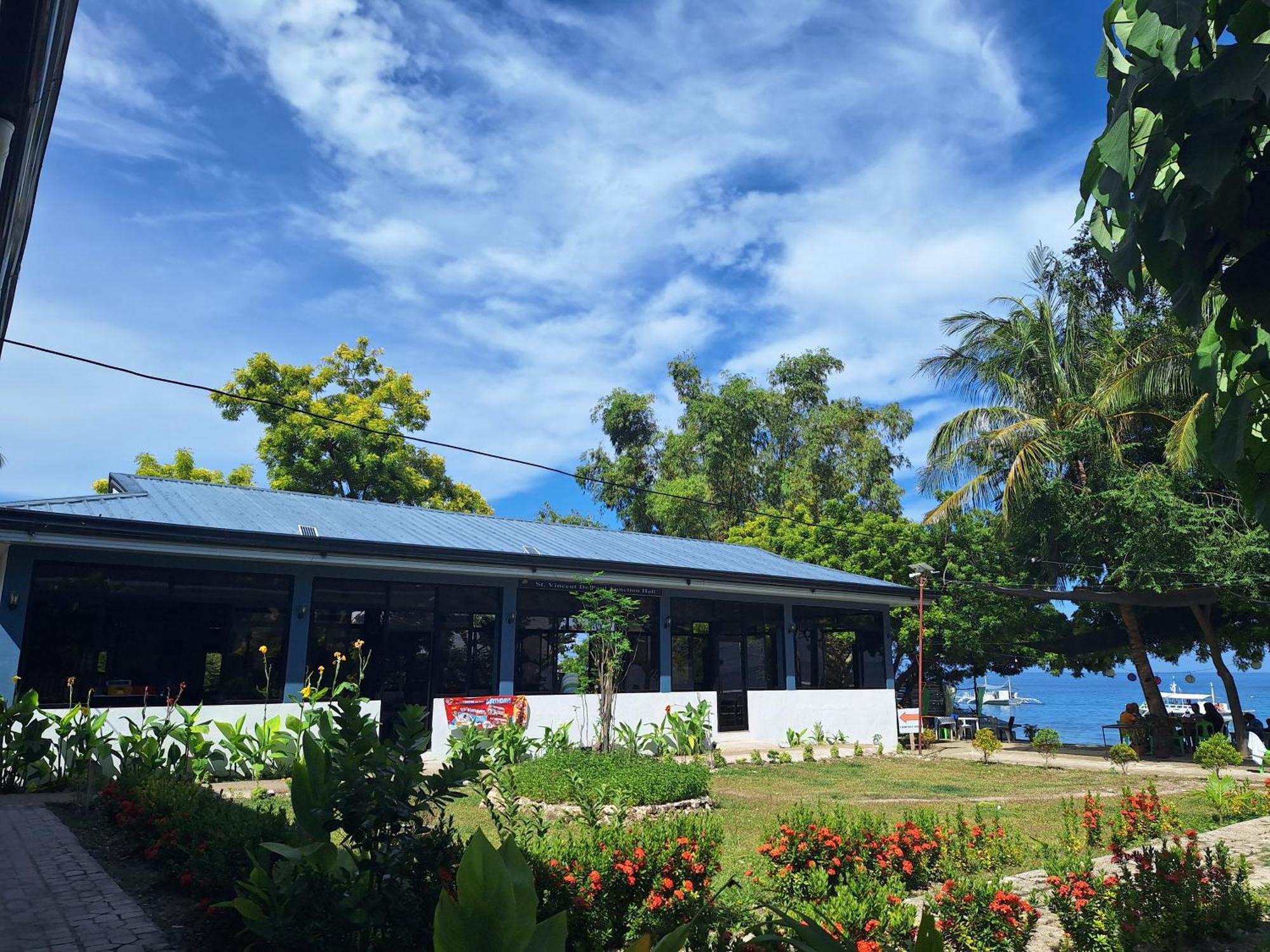 Island Front - Bangcogon Resort And Restaurant Oslob Dış mekan fotoğraf